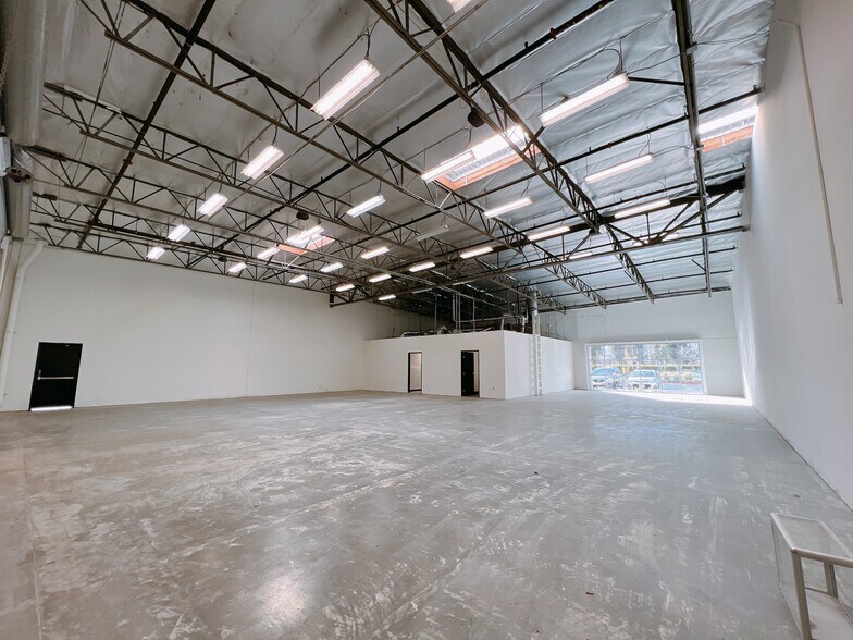More Photos Of 15350 Fairfield Ranch Rd, Chino Hills Warehouse For Lease
