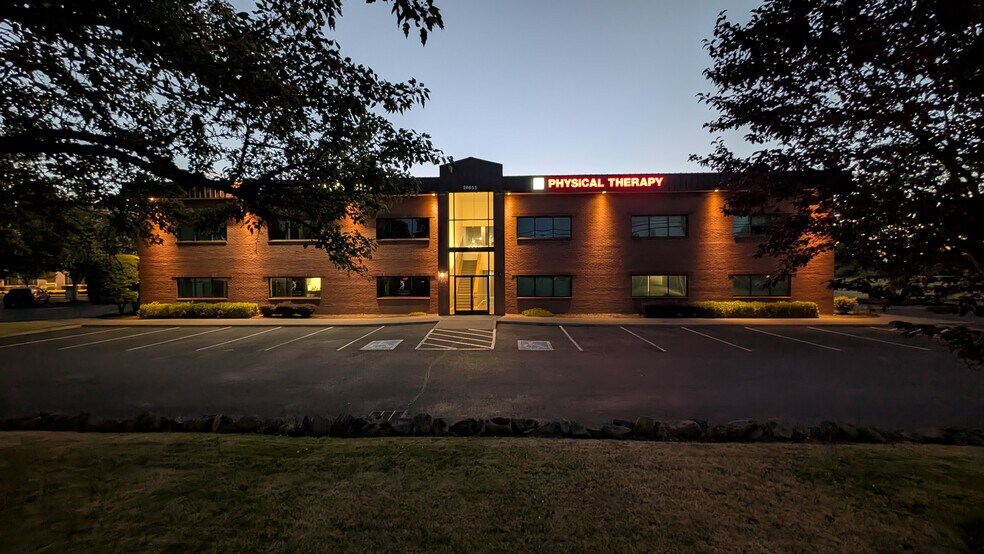 Primary Photo Of 20055 SW Pacific Hwy, Sherwood Office For Lease