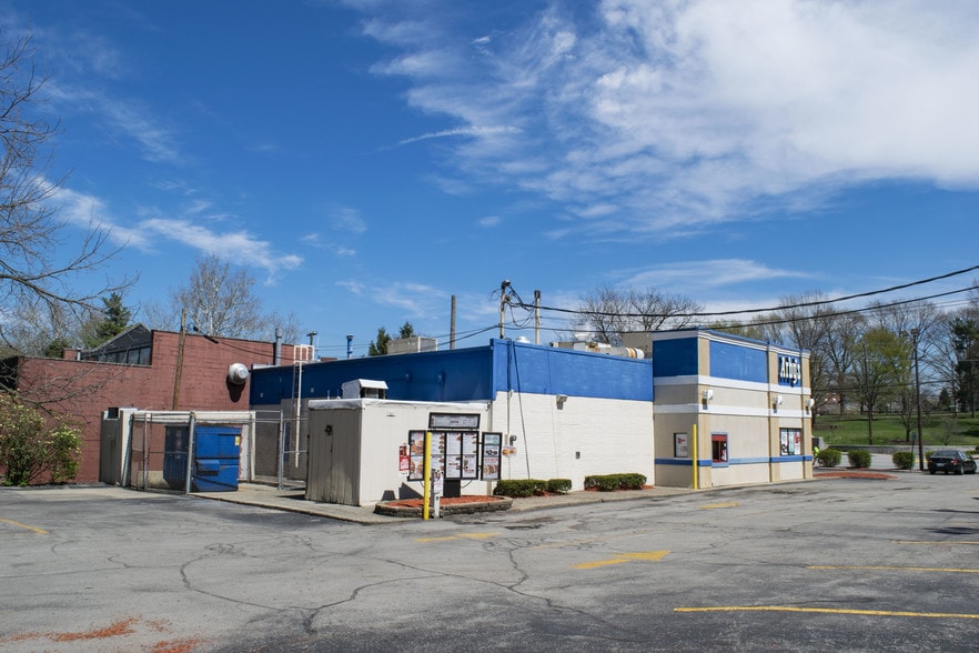 More Photos Of 507 S Limestone, Lexington Fast Food For Lease