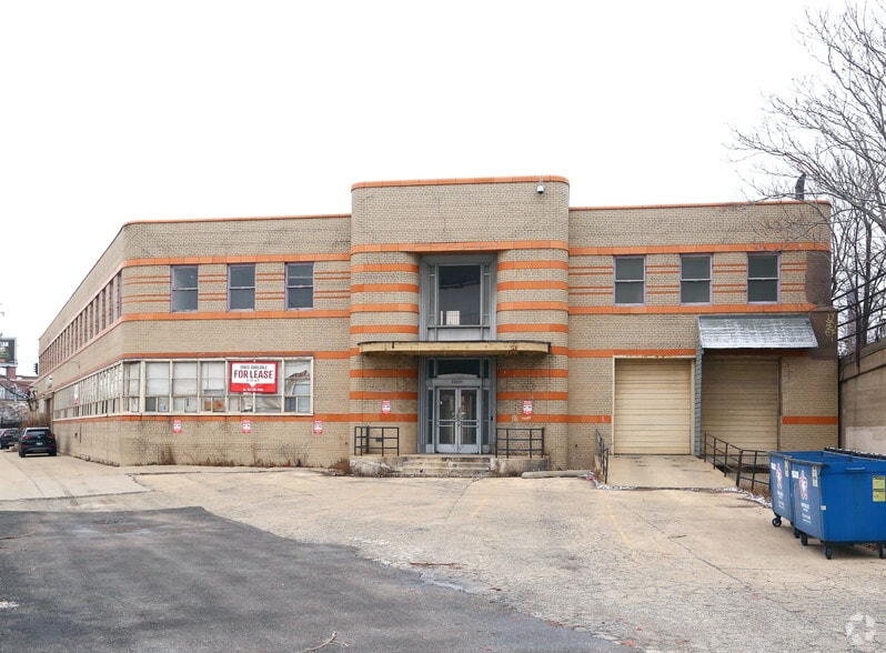 More Photos Of 4700-4720 W Montrose Ave, Chicago Manufacturing For Lease