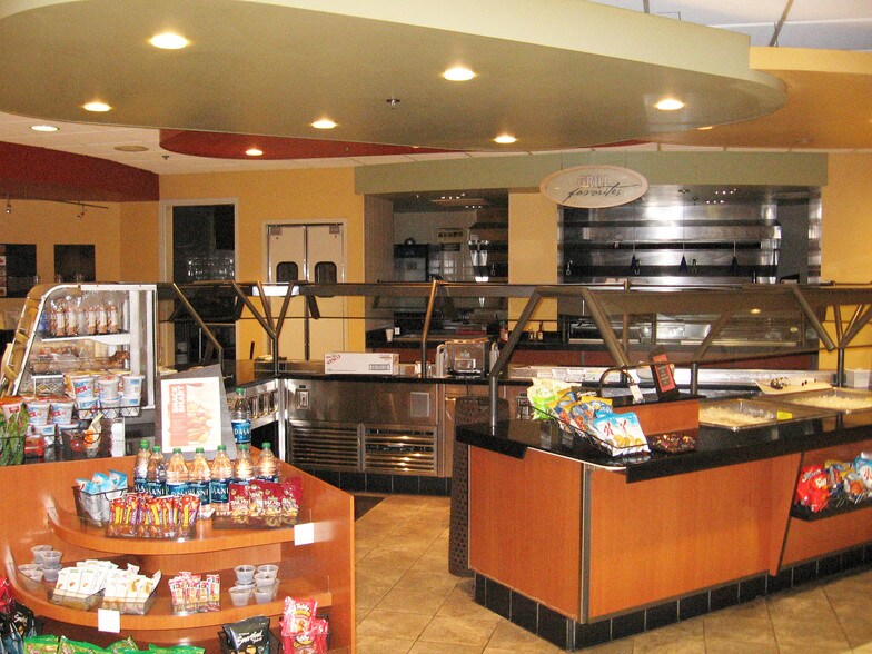 More Photos Of 500 Bielenberg Dr, Woodbury Industrial For Lease