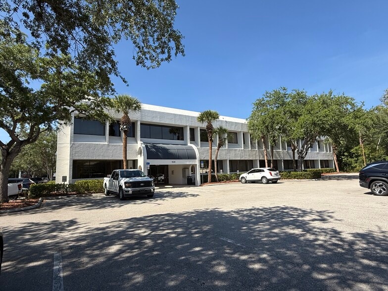 More Photos Of 9220 Bonita Beach Rd, Bonita Springs Medical For Lease