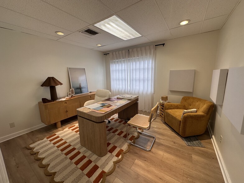 More Photos Of 12750 Ventura Blvd, Studio City Loft Creative Space For Lease