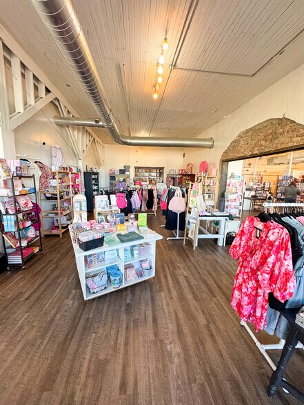 More Photos Of 115 S Goliad St, Rockwall Storefront Retail Office For Lease