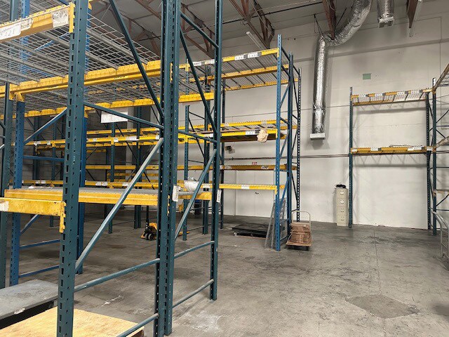 More Photos Of 1929 W Lone Cactus Dr, Phoenix Light Distribution For Sale