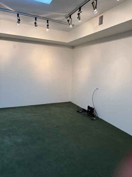 More Photos Of 100 S Madison St, Denver Loft Creative Space For Lease