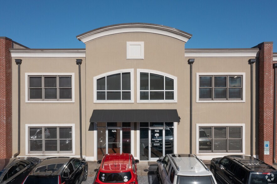 More Photos Of 955 W Wade Hampton Blvd, Greer Office For Lease