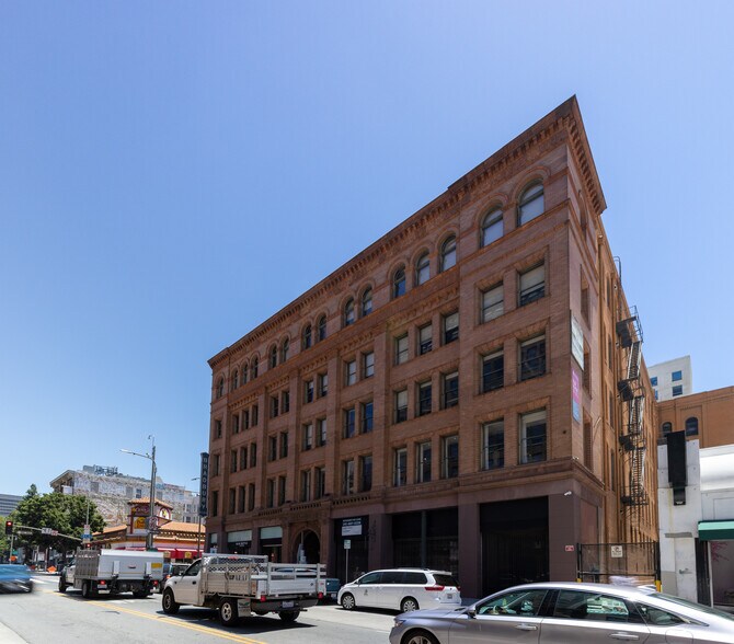 More Photos Of 300-310 S Broadway, Los Angeles Office For Lease