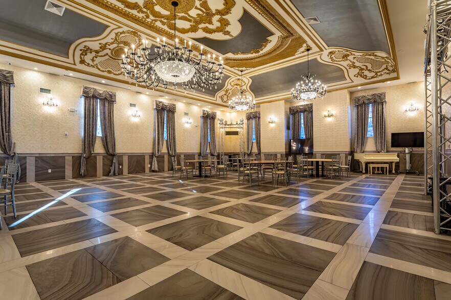 More Photos Of 404 Richmond Ter, Staten Island Specialty For Sale