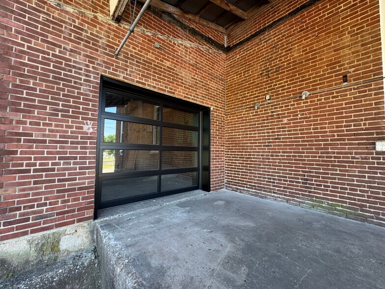 More Photos Of 123 Water St, Horse Cave Storefront Retail Residential For Sale