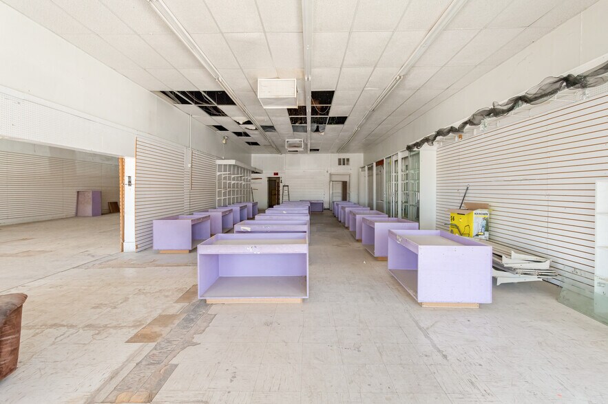 More Photos Of 844-846 N G Ave, Douglas Storefront Retail Residential For Sale