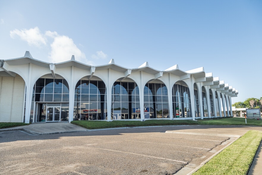 More Photos Of 4215 S Staples St, Corpus Christi Medical For Lease