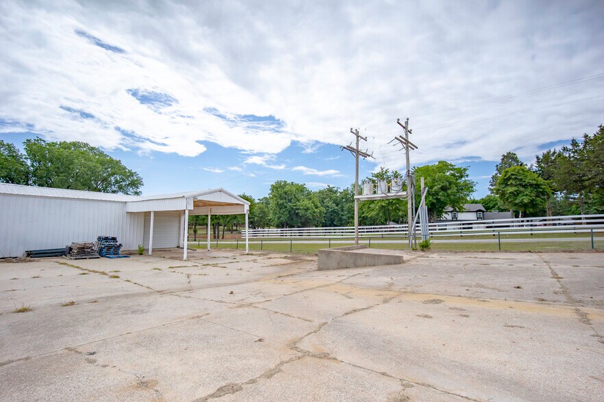 More Photos Of 1820 N Council Rd, Blanchard Food Processing For Sale