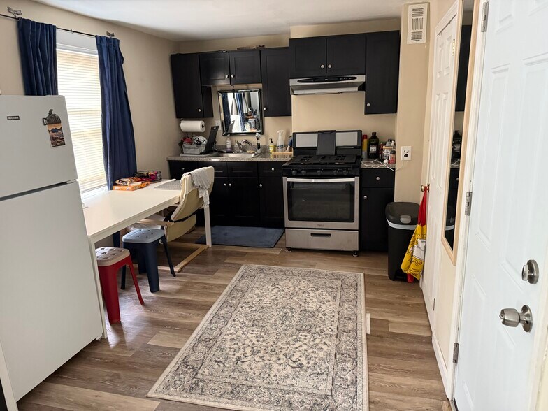 More Photos Of 34 Montvale Ave, Stoneham Apartments For Sale