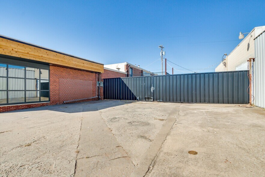 More Photos Of 1727 S Agnew Ave, Oklahoma City Service For Lease