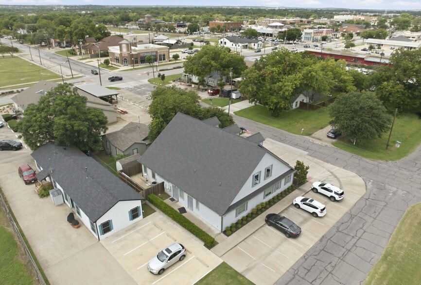 More Photos Of 116 N Dobson St, Burleson Office For Lease