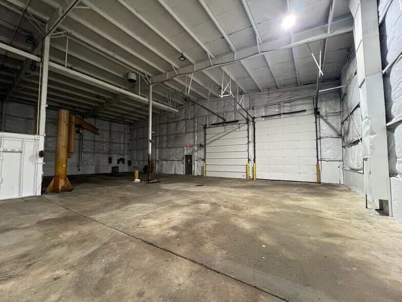 More Photos Of 5503 18th Ave, Kenosha Warehouse For Lease