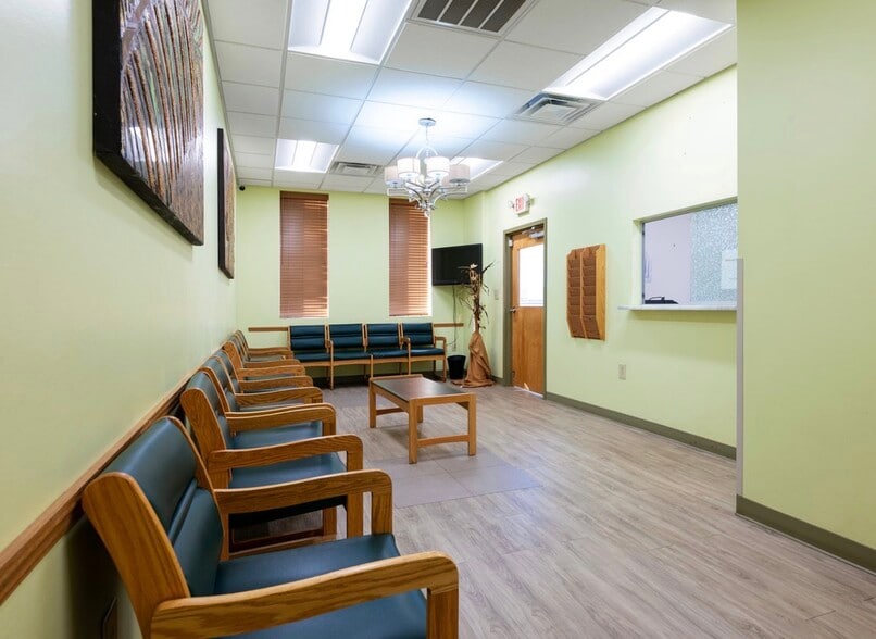 More Photos Of 129 7th Ave, Charleston Office For Sale