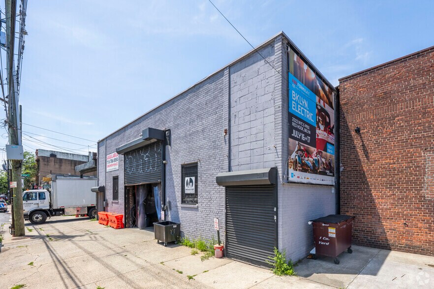 More Photos Of 270-272-274 Van Brunt St, Brooklyn Warehouse For Lease