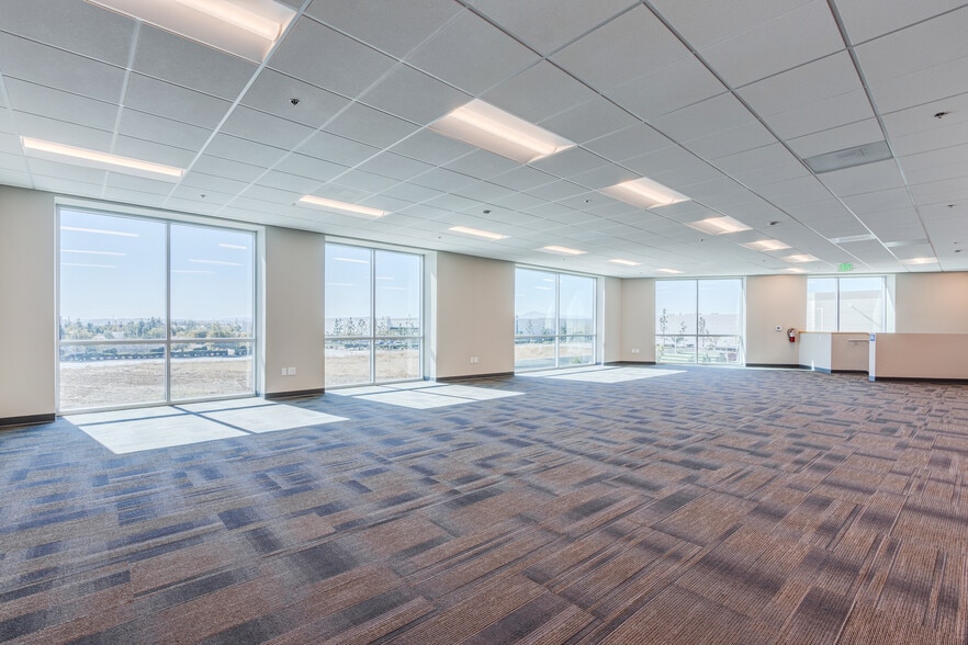 More Photos Of 14280 Rebecca St, Moreno Valley Service For Lease