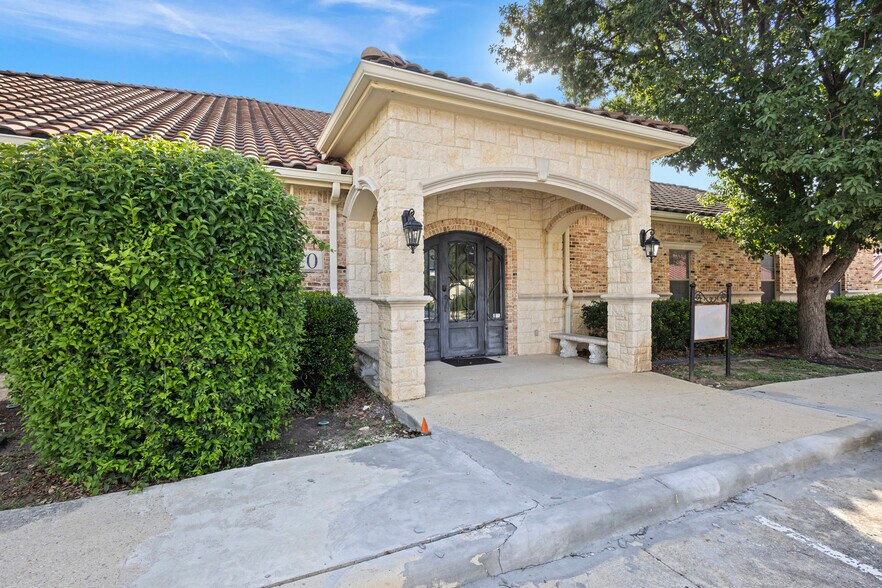 Primary Photo Of 9480-3 Huebner Rd, San Antonio Medical For Lease