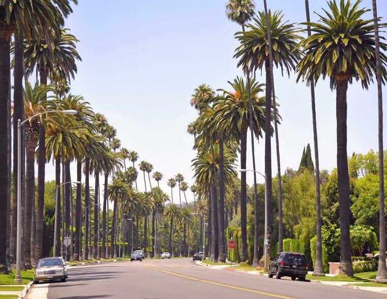 More Photos Of 120 S Reeves Dr, Beverly Hills Hotel For Sale