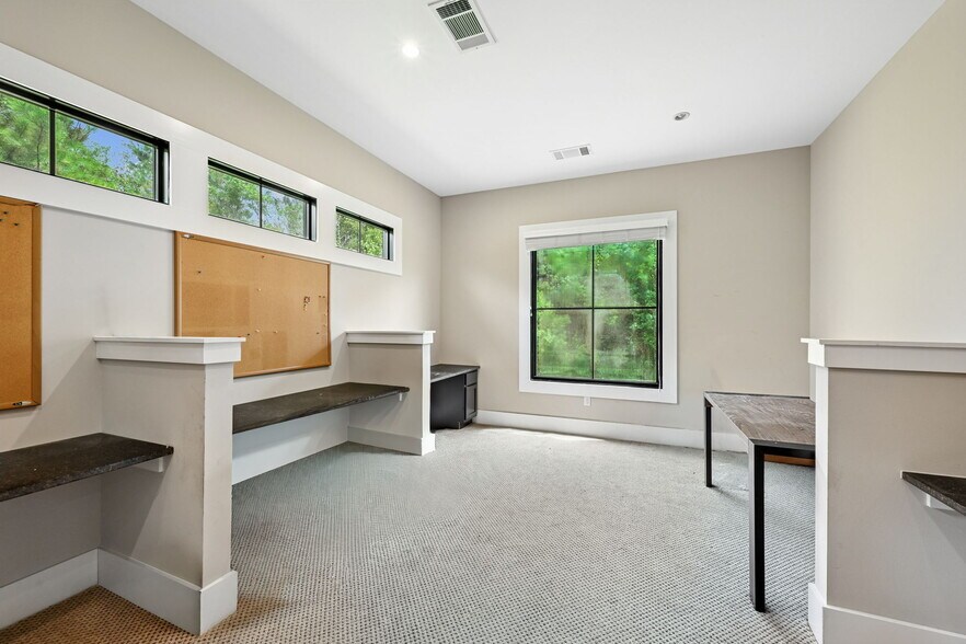 More Photos Of 27735 James Chapel Rd N, Holden Office For Sale