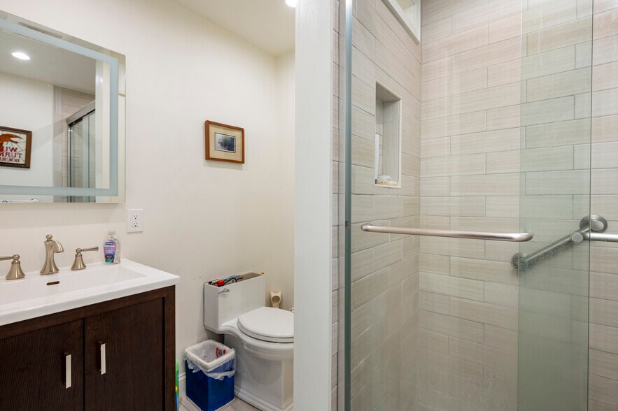 More Photos Of 2149 Wantagh Ave, Wantagh Office For Sale