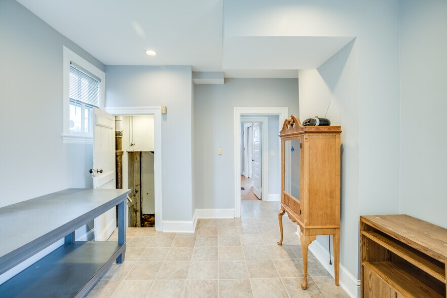 More Photos Of 913 Olney Sandy Spring Rd, Sandy Spring Office Residential For Sale