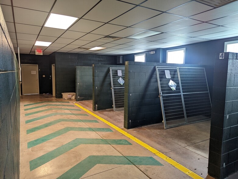 More Photos Of 2608 E Highway 76, Marion General Retail For Sale