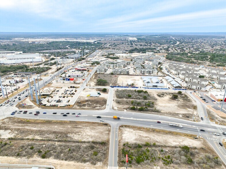 More Photos Of 211 Crossing Ave, San Antonio Office For Sale