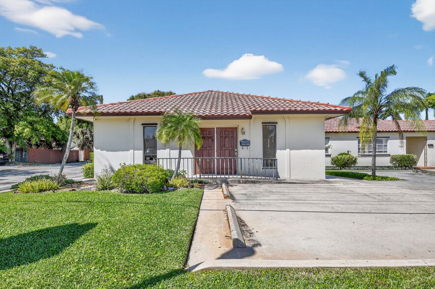 More Photos Of 715 George Bush Blvd, Delray Beach Medical For Lease