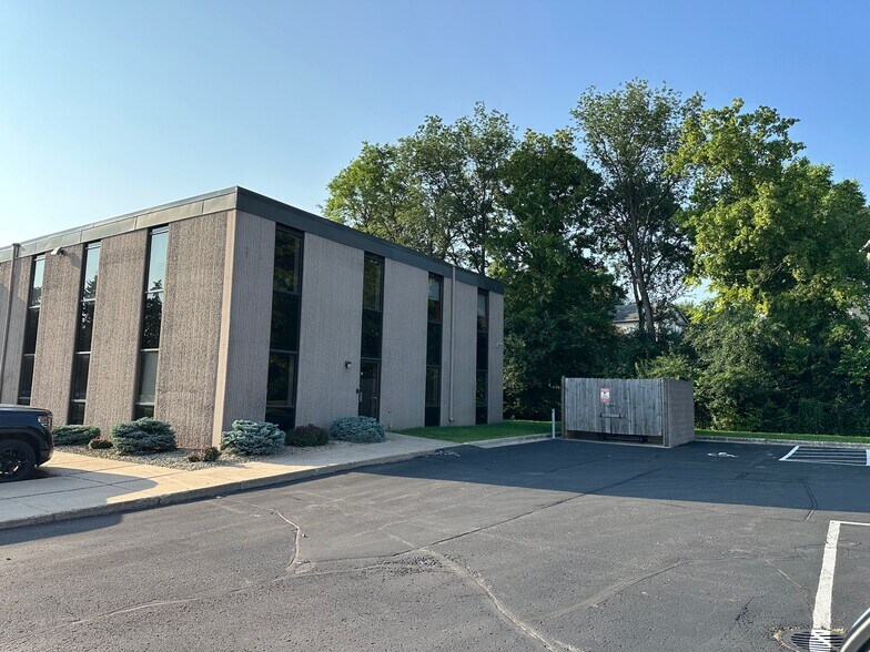 More Photos Of 4655 Nicols Rd, Eagan Office For Lease