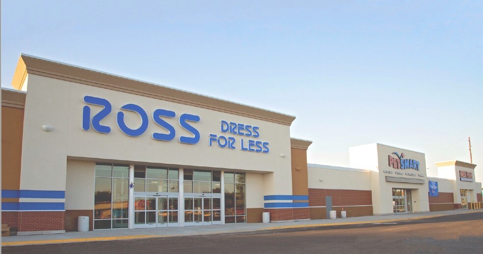 More Photos Of 2450 S Columbia Rd, Grand Forks Storefront For Sale