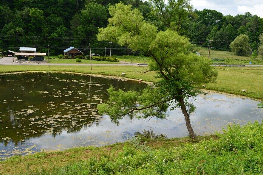 More Photos Of 6421 Highway 91 N, Laurel Bloomery Warehouse For Lease