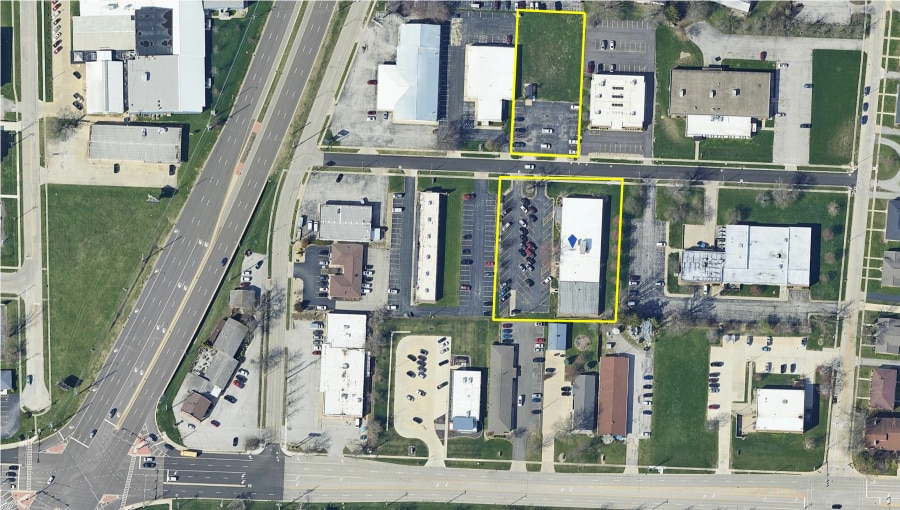 More Photos Of 2709 McGraw Dr, Bloomington Office For Sale