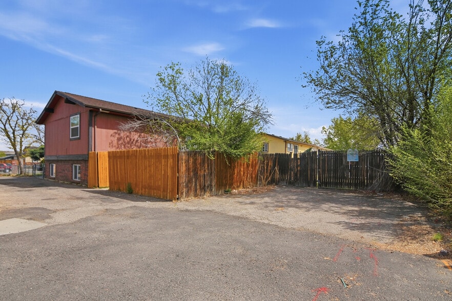 More Photos Of 16432 E 13th Pl, Aurora Specialty For Sale