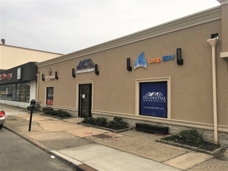 Primary Photo Of 450 Sunrise Hwy, Rockville Centre Office For Lease