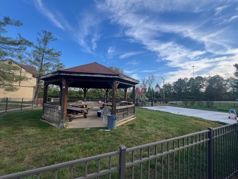 More Photos Of 110 Noe Bixby Rd, Columbus Rehabilitation Center For Sale