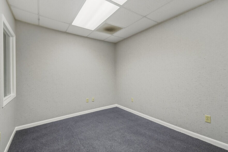 More Photos Of 1840 Dunn Ave, Jacksonville Medical For Lease