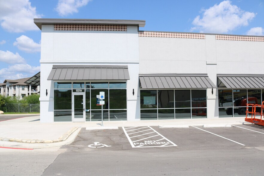 More Photos Of NEC Of Loop 1604 And Lookout Rd, San Antonio General Retail For Lease