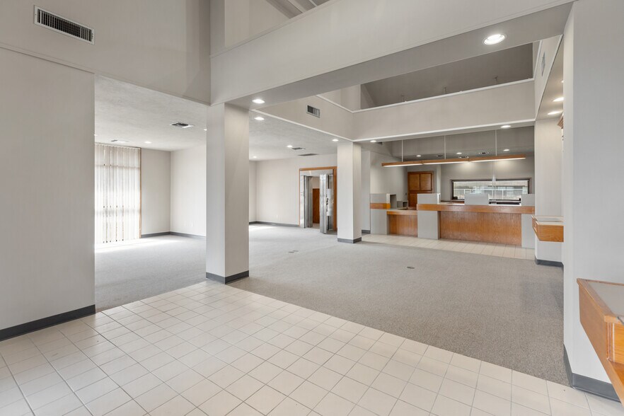 More Photos Of 14060 Grangerland Rd, Conroe Bank For Sale