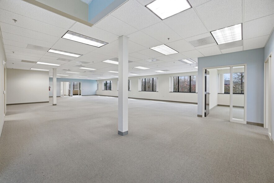 More Photos Of 680 Hawthorne Ave SE, Salem Office For Sale