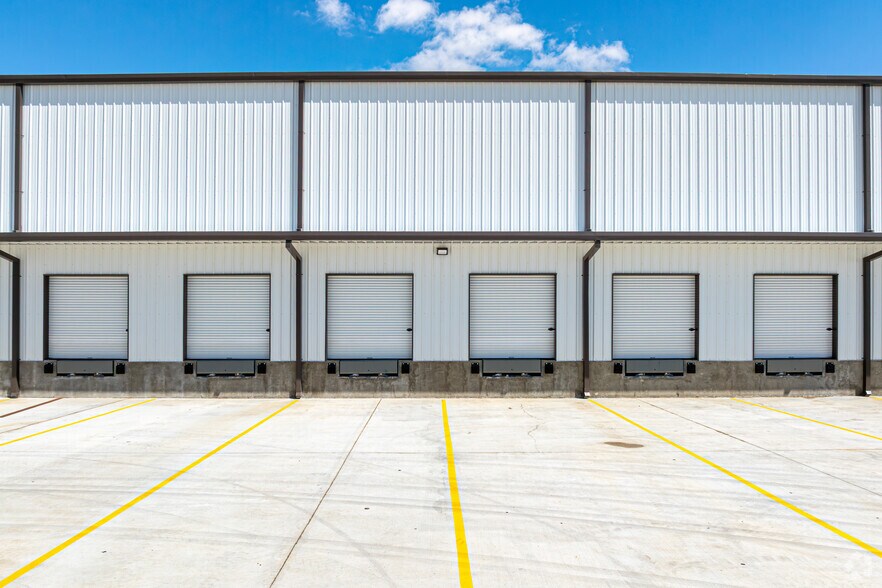 More Photos Of 2030 Rue Sucre, Suite 100, Luling Distribution For Lease