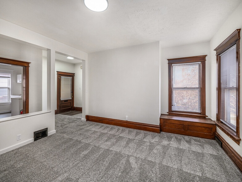 More Photos Of 1618 S 32nd Ave, Omaha Apartments For Sale