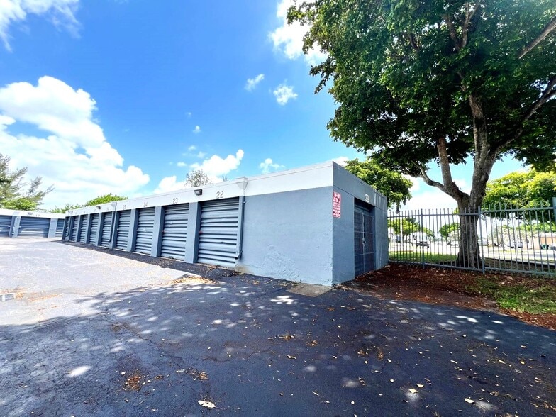 More Photos Of 1909-2099 Opa Locka Blvd, Miami Warehouse For Lease