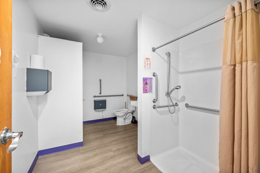 More Photos Of 49 Olive St, Gallipolis Office For Sale