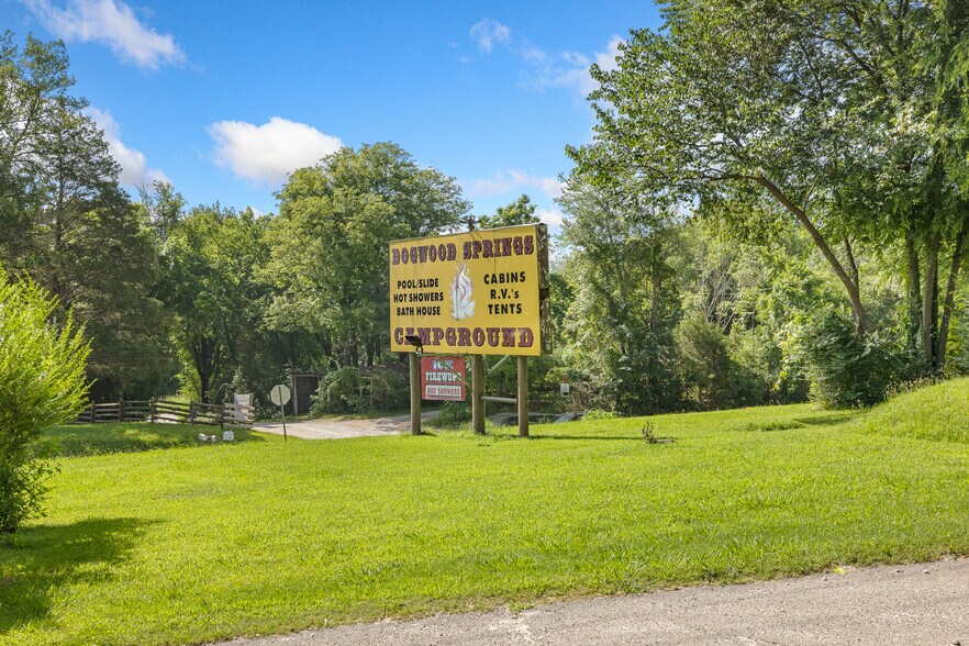 More Photos Of 621 Court St, Jasper Trailer Camper Park For Sale