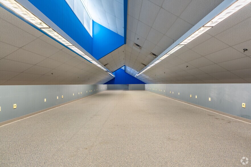 More Photos Of 3839 Forest Hill Irene Rd, Memphis Office For Lease