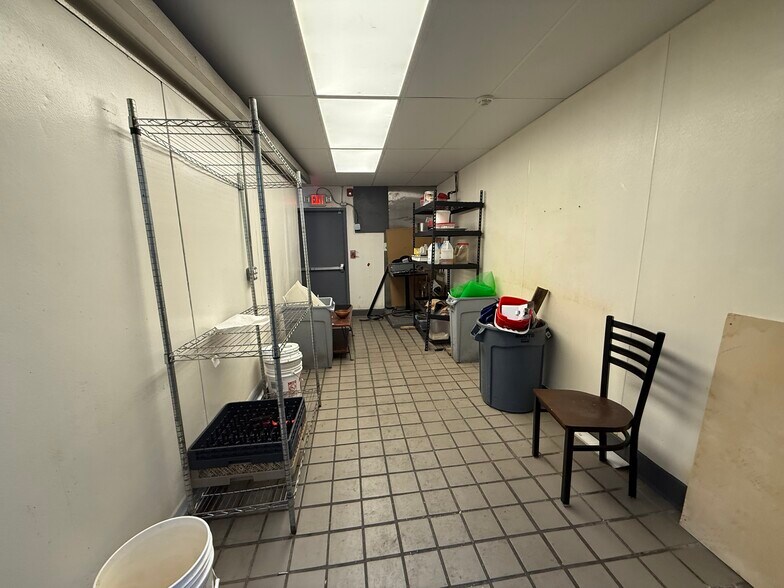 More Photos Of 719 N 2nd St, Philadelphia Restaurant For Lease